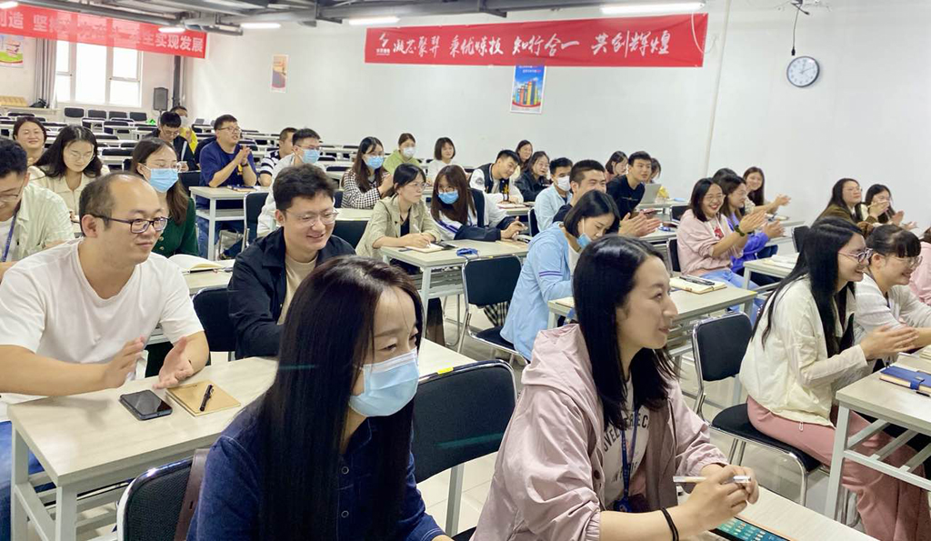 优游国际微电第一期英语培训班正式开课